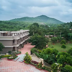 Resort Araliayas &